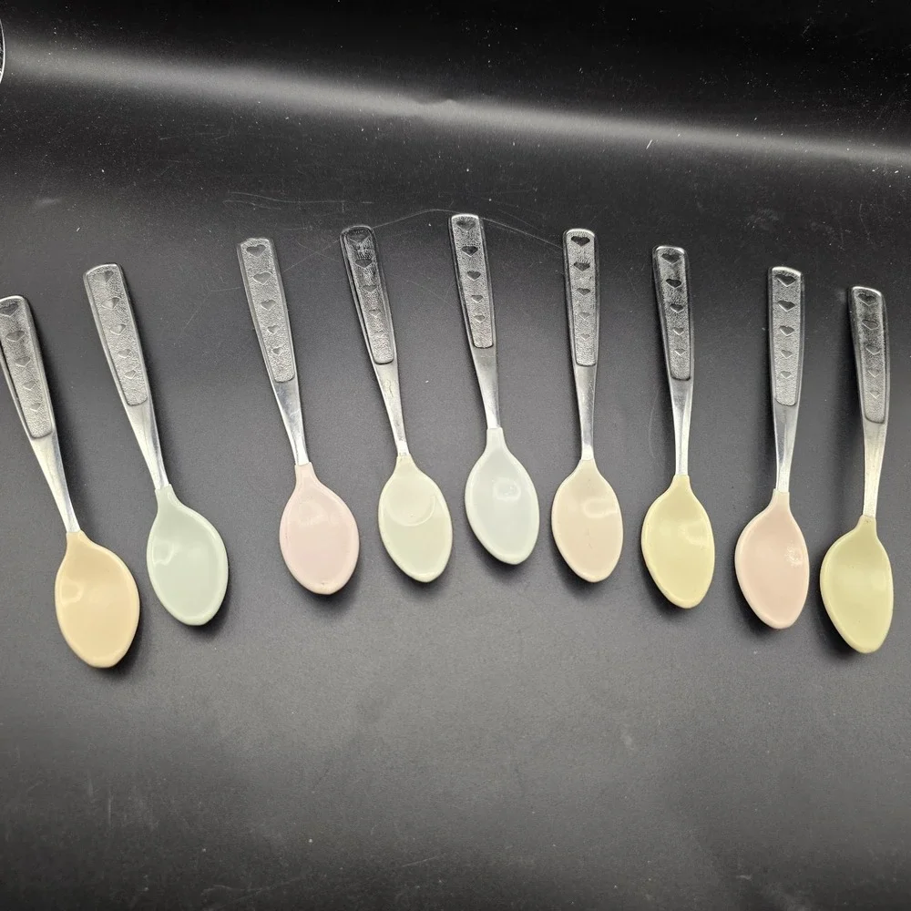 9 Vintage‎ 1996 Baby Spoons With Hearts.  Munchkin Inc Stainless
